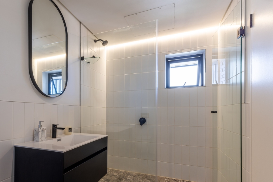 2 Bedroom Property for Sale in Sea Point Western Cape